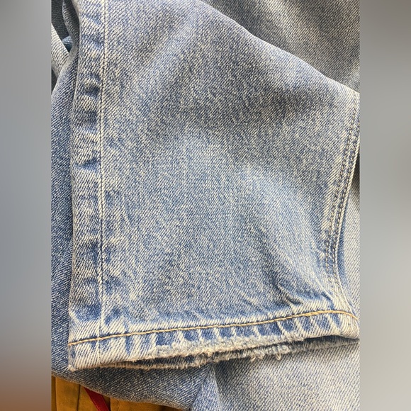 💙GREAT CONDITION💙 American Eagle | Size 4 | Strigid Mom Jeans | Worn Once - Picture 14 of 15